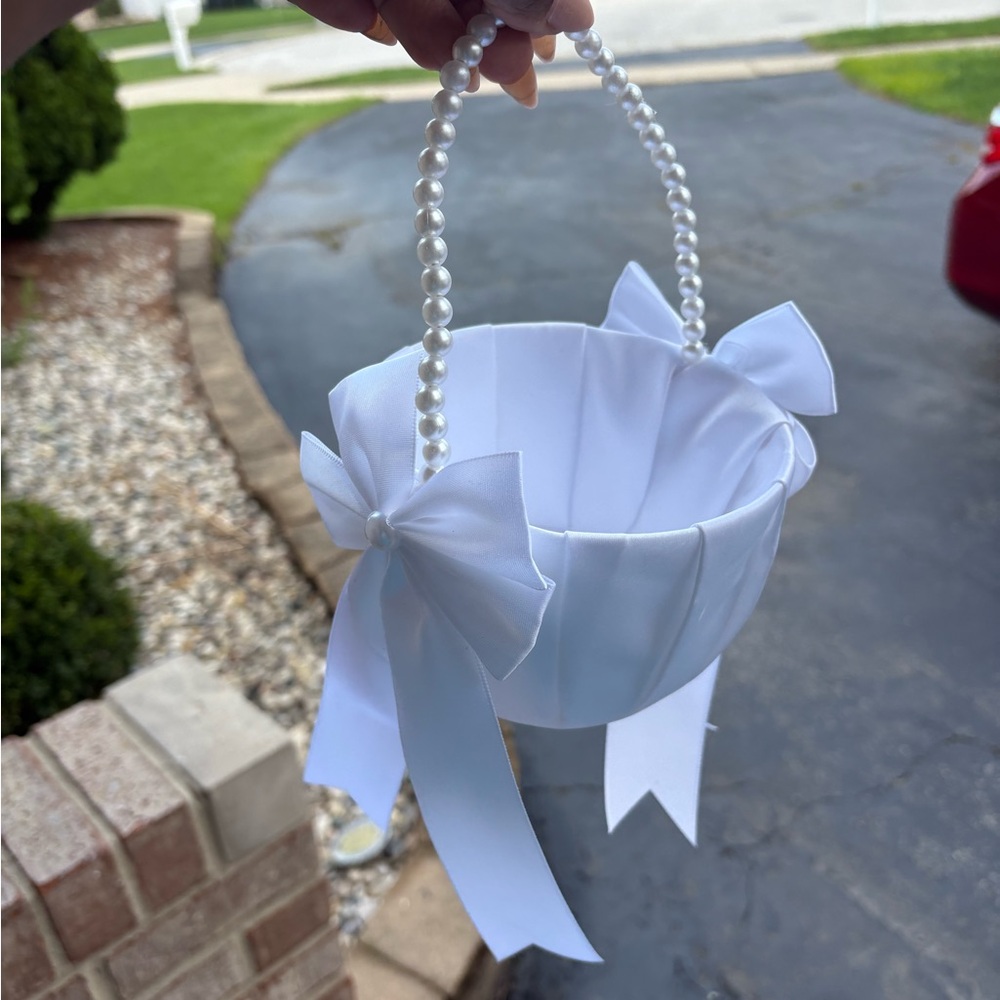White Pearl Handle Basket with Bows